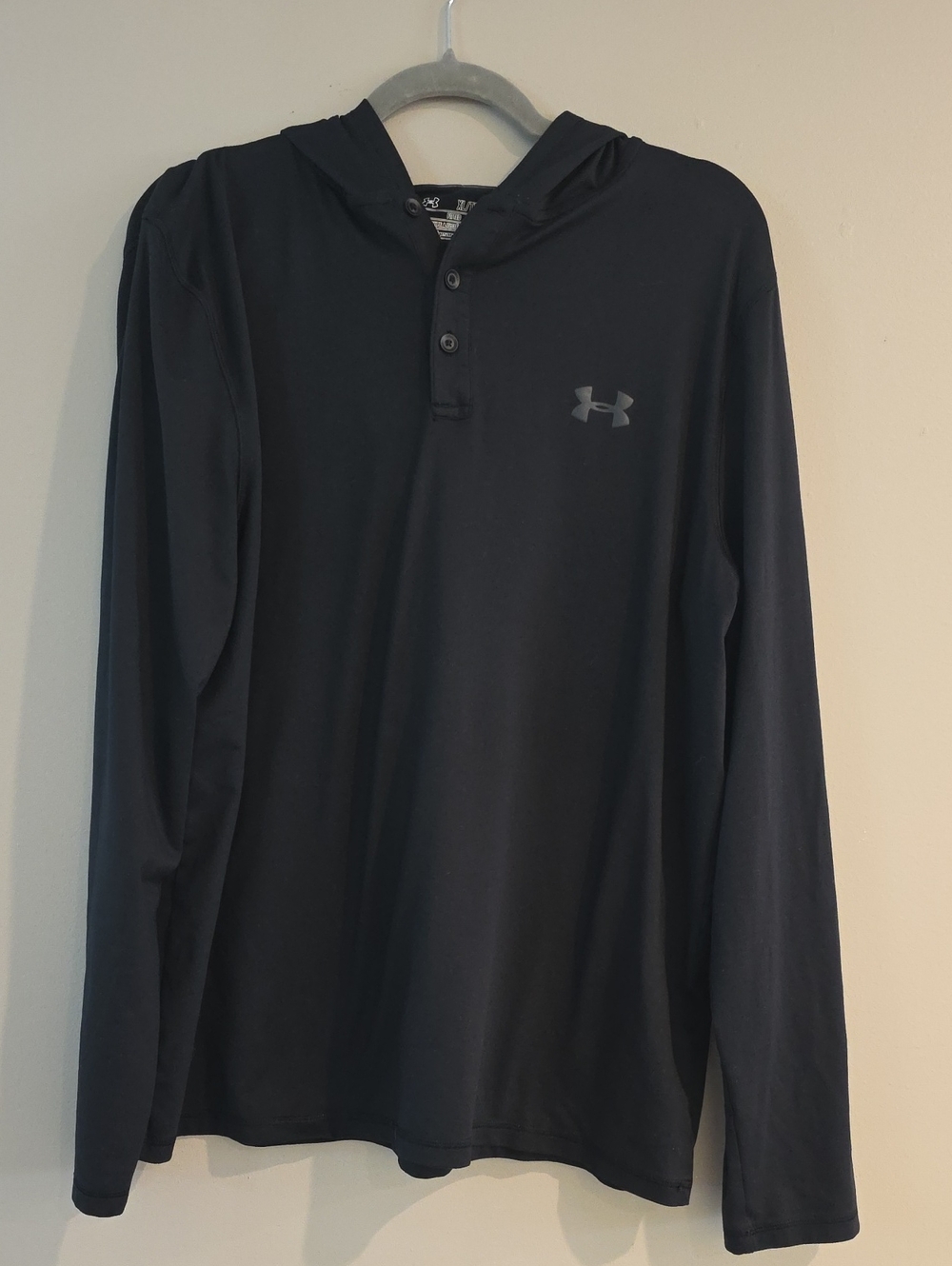 Under Armour Men’s Black Hooded Long Sleeve Henley Performance Top